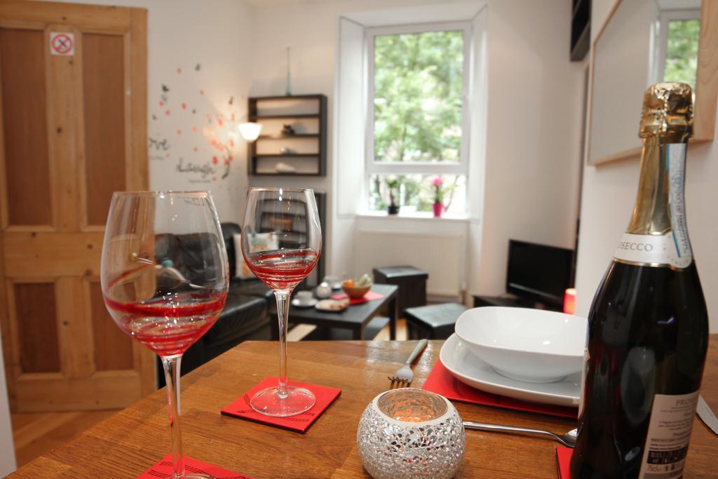 Апартаменты Chic & Bright Flat Near Holyrood Park Эдинбург Номер фото